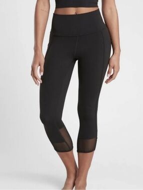 Athleta Salutation Stash Pocket II Intention Capri Black Mesh Leg